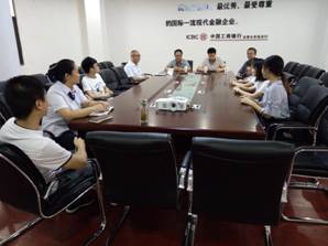 (图为陈望学老师发表讲话)